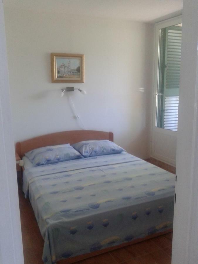 Apartment Milka Petrcane Bagian luar foto