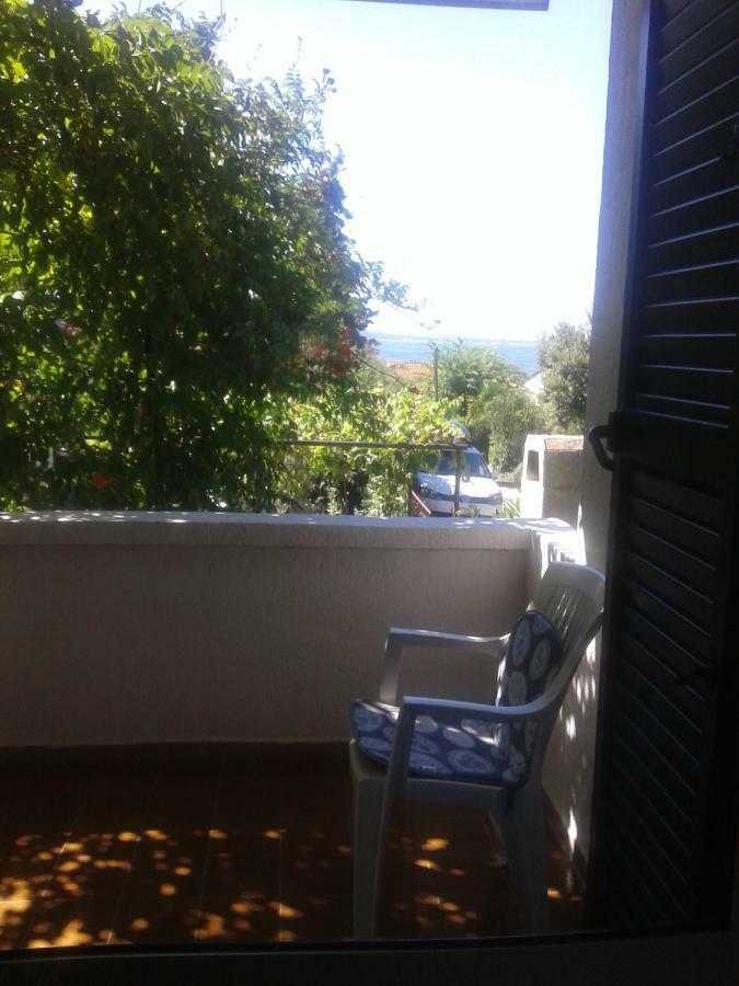 Apartment Milka Petrcane Bagian luar foto
